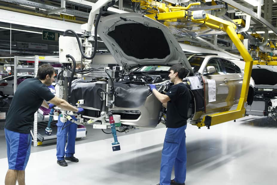 Essential Steps to Launch Your Own Automobile Business